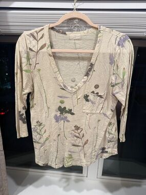 T.La Cream Floral V-Neck Long Sleeve Tee